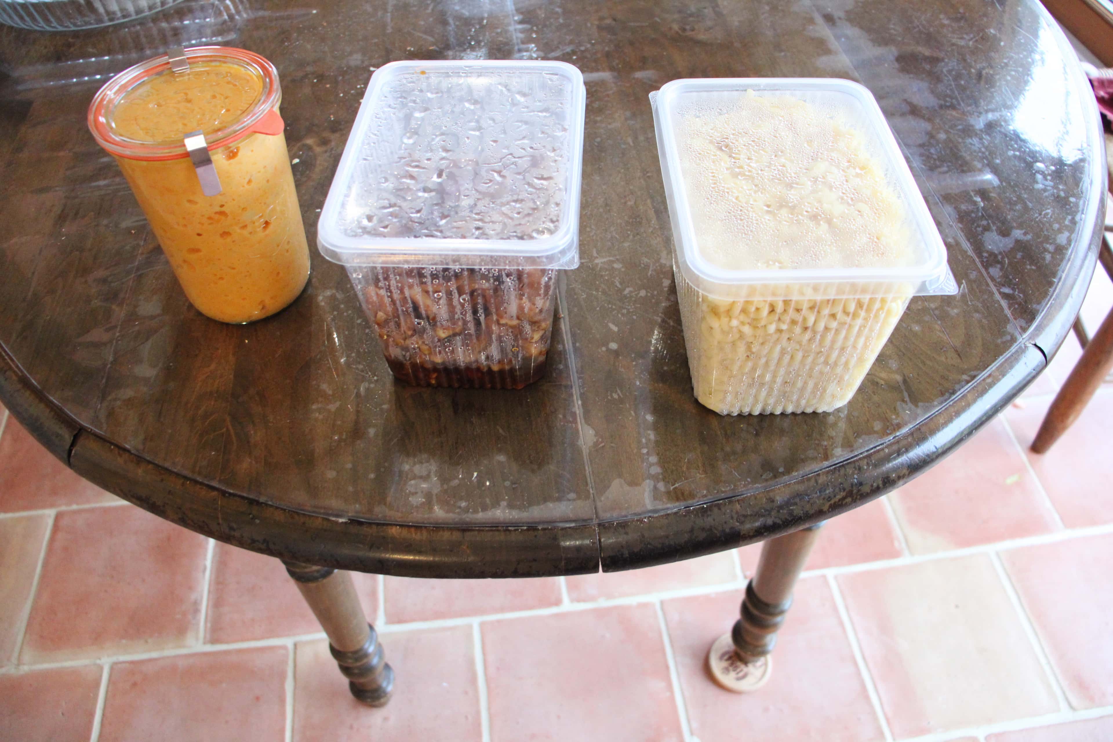 Purée de patate douce, porc aux oignons 